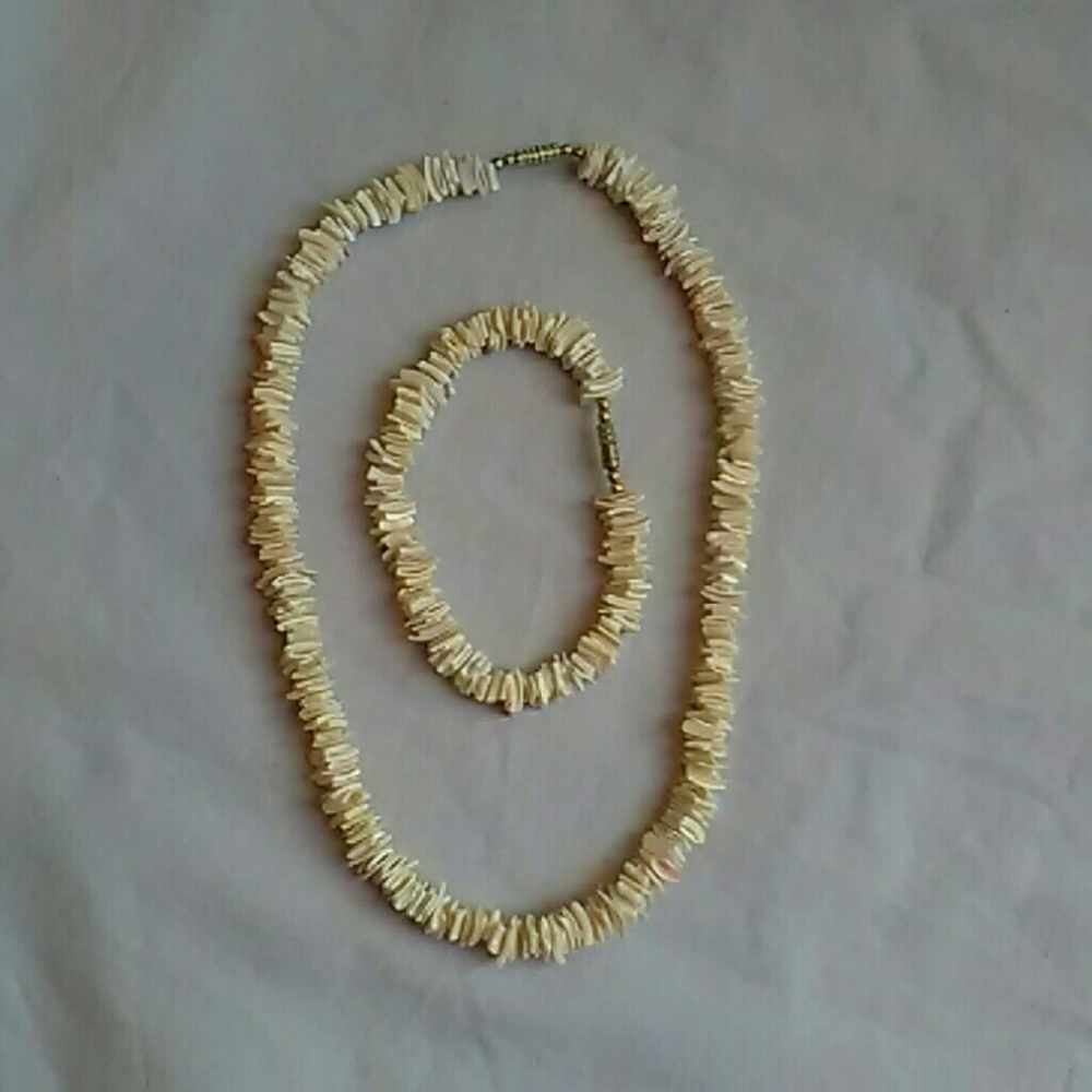 🧨5 for $25 sale🧨Handmade Shell necklace & bracelet set